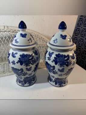 Vintage Blue White Ginger Jar Pair Floral Lidded Porcelain Chinoiserie Decor